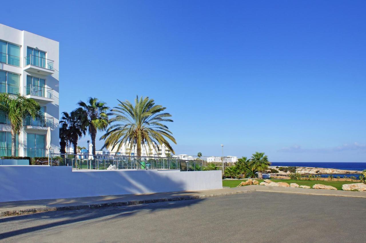 Gabriela - Coralli Beachfront Apartment Protaras Luaran gambar
