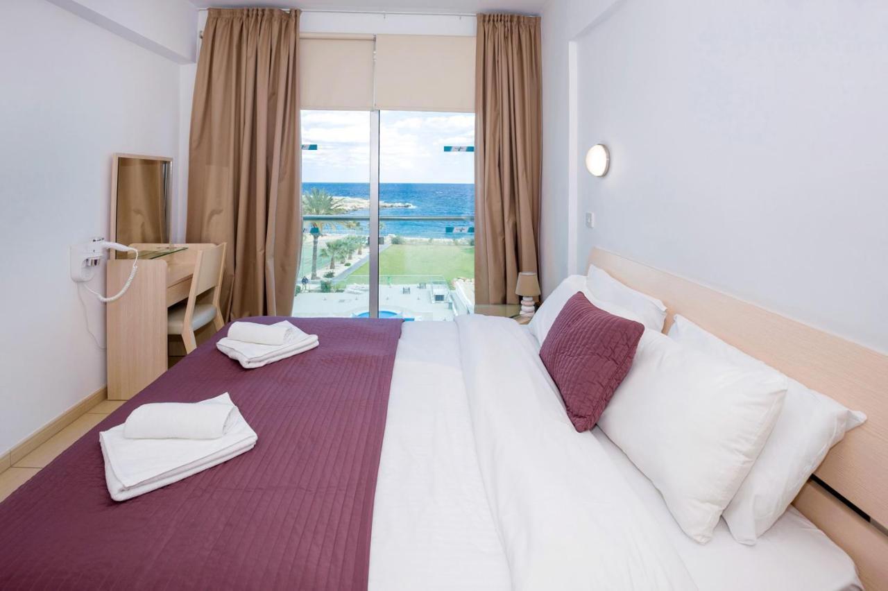 Gabriela - Coralli Beachfront Apartment Protaras Luaran gambar