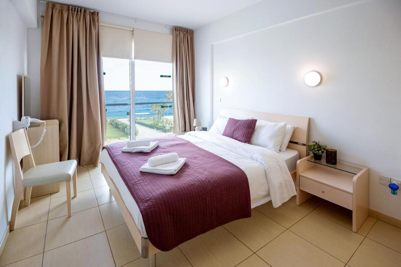 Gabriela - Coralli Beachfront Apartment Protaras Luaran gambar